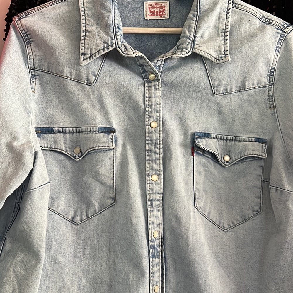 Signature by Levi Strauss Light Blue Button Down Denim shirt with pearl snaps